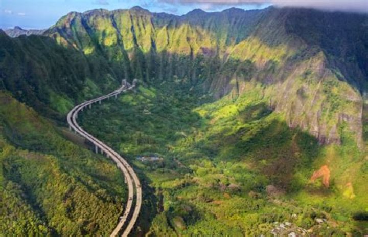 Question: How Long Does It Take To Drive Around Honolulu